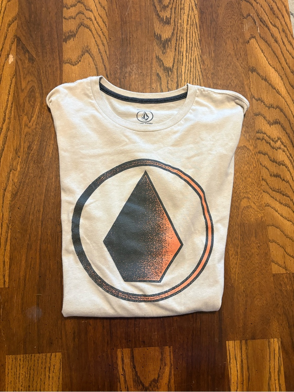 Volcom Men’s Cream Tee with Black and Orange Graphic